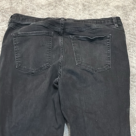 Free People Distressed Skinny Jeans. Size 31. - Picture 5 of 6